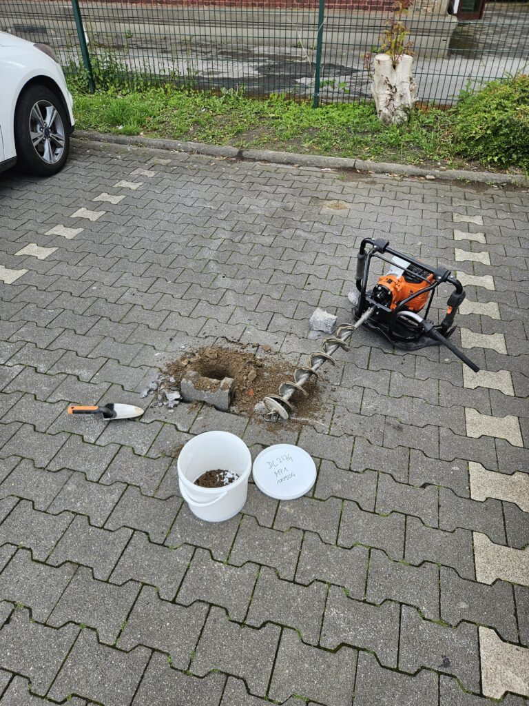 - Erdbaron analysiert, bewegt & entsorgt